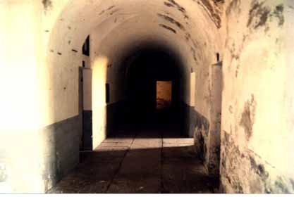 precenicco corridoio interno.jpg (72763 byte)